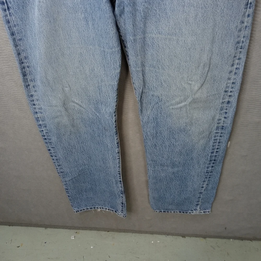 Levis 501XX men's button fly blue jeans. Sz 38x34.tear in seat. See last pic. M2